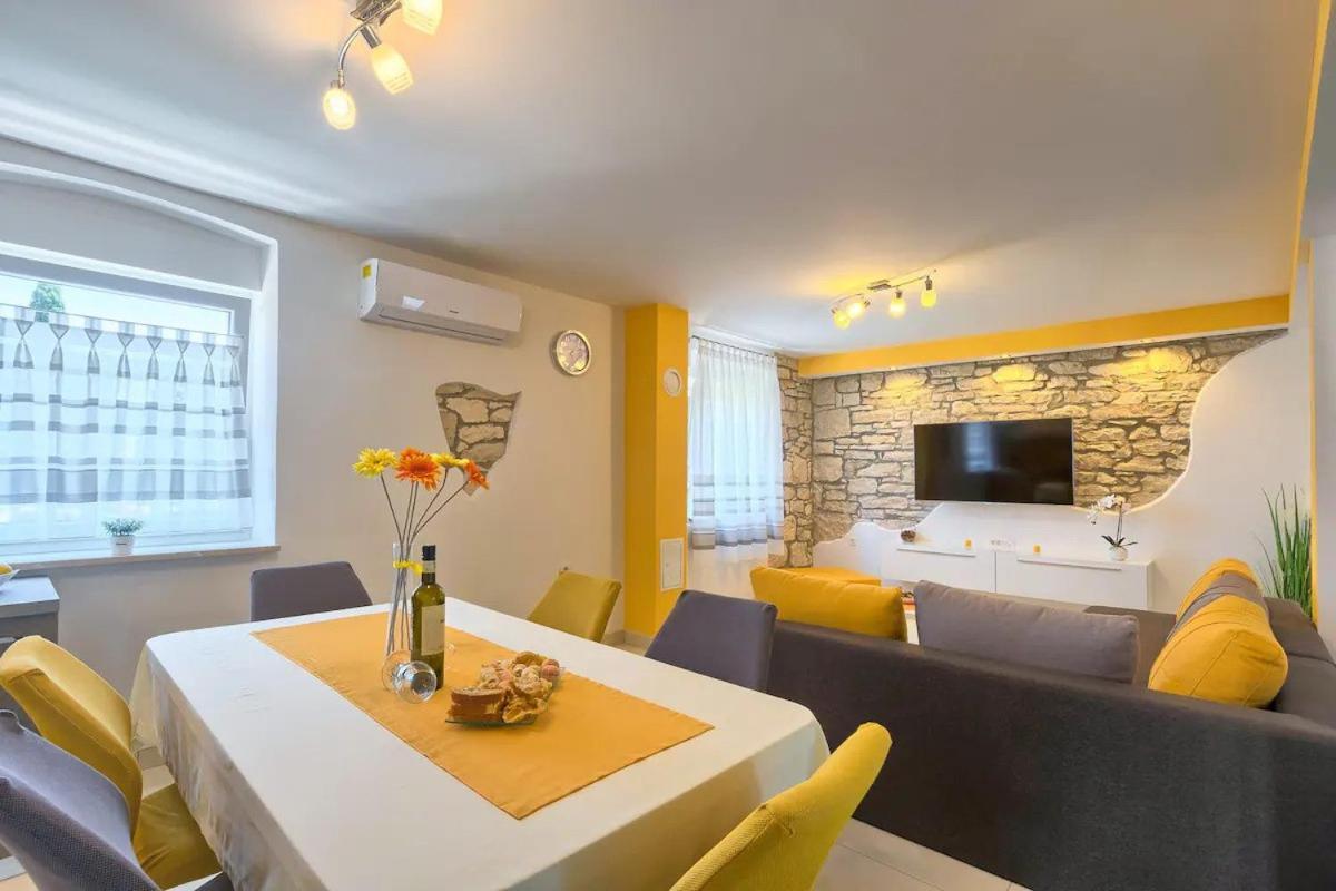 Apartment Viola ,2019 Μεντουλίν Εξωτερικό φωτογραφία